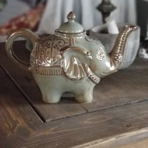 Pier 1 import teapot
